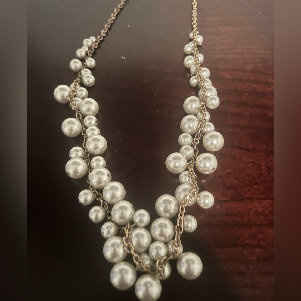 Banana Republic long necklace